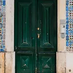 Cozy 1st Floor Flat Chiado District With Balconies And Ac 19th Century Building Apartment *
