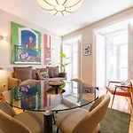 Cozy 1st Floor Flat Chiado District With Balconies And Ac 19th Century Building Apartment