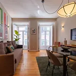 Cozy 1st Floor Flat Chiado District With Balconies And Ac 19th Century Building Apartamento *