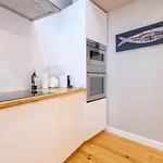Cozy 1st Floor Flat Chiado District With Balconies And Ac 19th Century Building Apartamento Lisboa