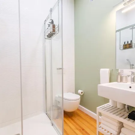 Cozy 1st Floor Flat Chiado District With Balconies And Ac 19th Century Building Apartmán Lisboa