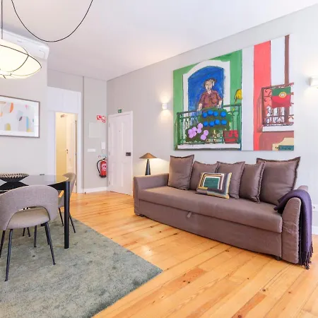 Cozy 1st Floor Flat Chiado District With Balconies And Ac 19th Century Building *