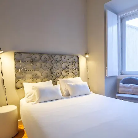 Apartmán Cozy 1st Floor Flat Chiado District With Balconies And Ac 19th Century Building *
