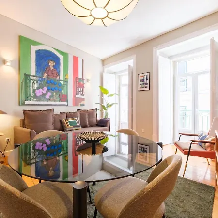 Cozy 1st Floor Flat Chiado District With Balconies And Ac 19th Century Building Apartmán