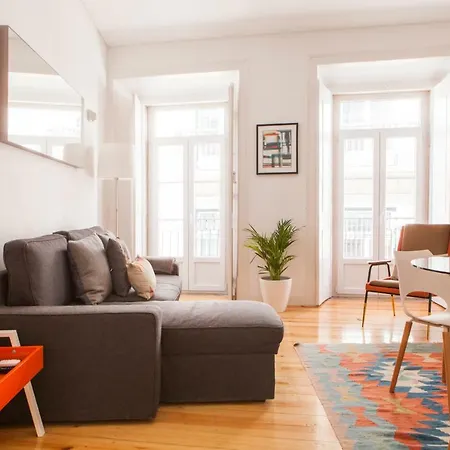 Апартаменты Cozy 1st Floor Flat Chiado District With Balconies And Ac 19th Century Building *