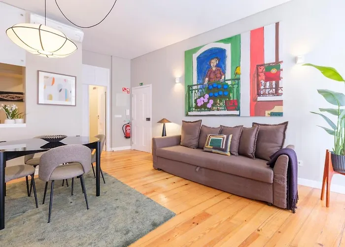 Cozy 1st Floor Flat Chiado District With Balconies And Ac 19th Century Building *