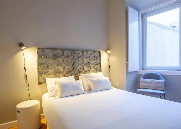 Lejlighed Cozy 1st Floor Flat Chiado District With Balconies And Ac 19th Century Building *