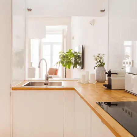 Appartamento Cozy 1st Floor Flat Chiado District With Balconies And Ac 19th Century Building *